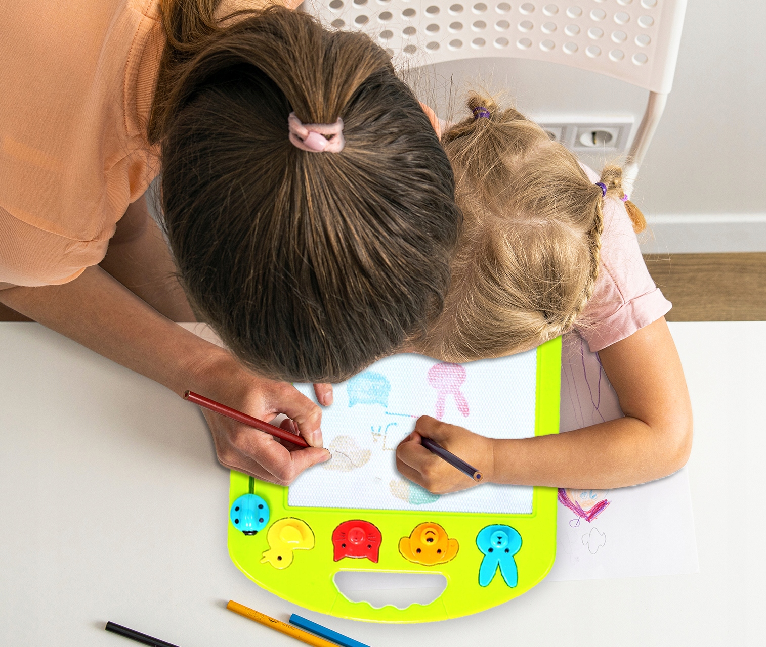 ZNIKOPIS KOLOROWY TABLICA MAGNETYCZNA STEMPELKI ZWIERZĄTKA DLA DZIECI Marka MalPlay