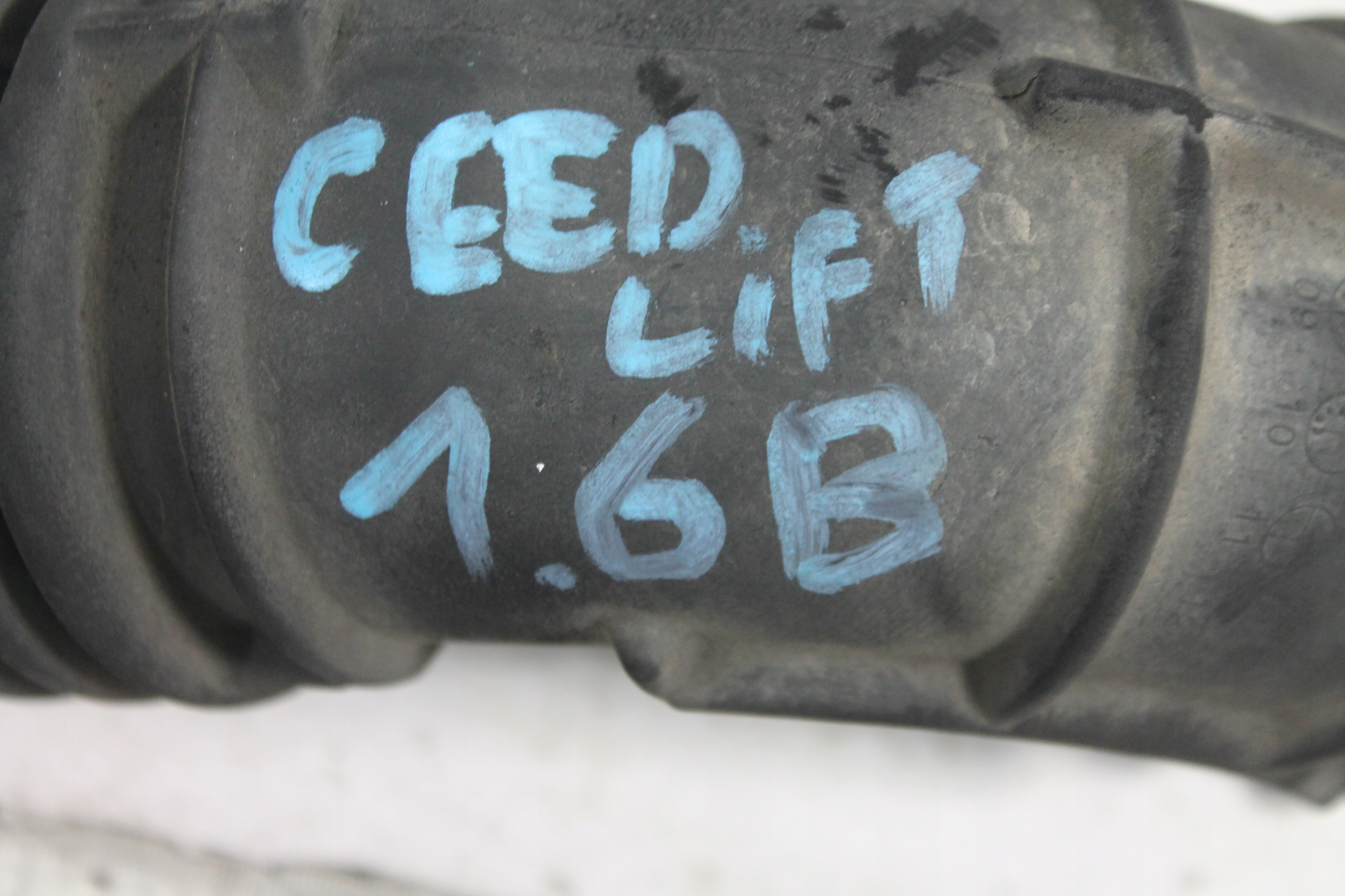 pipe air hose 28138-1H050 CEED and 1.6B 06-12