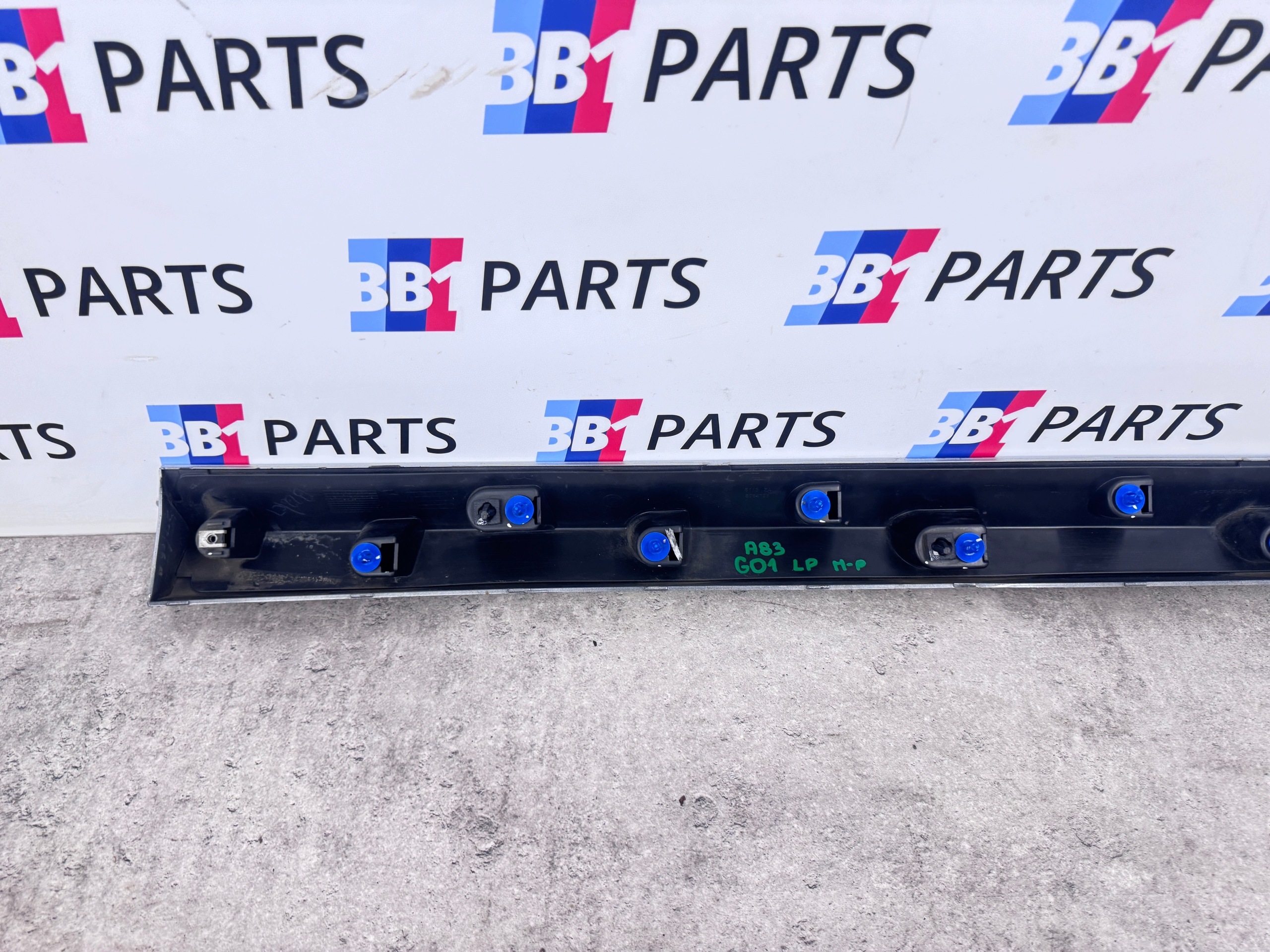 BMW G01 X3 G02 X4 moulding lower door m-packet left front A83 8064795