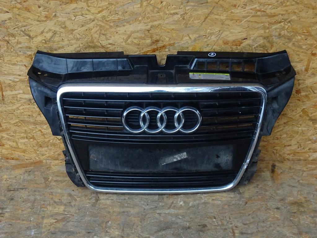 8P0853651M 8P0853037 - AUDI A3 8P LIFT 08-12 решетка радиатора передняя передняя