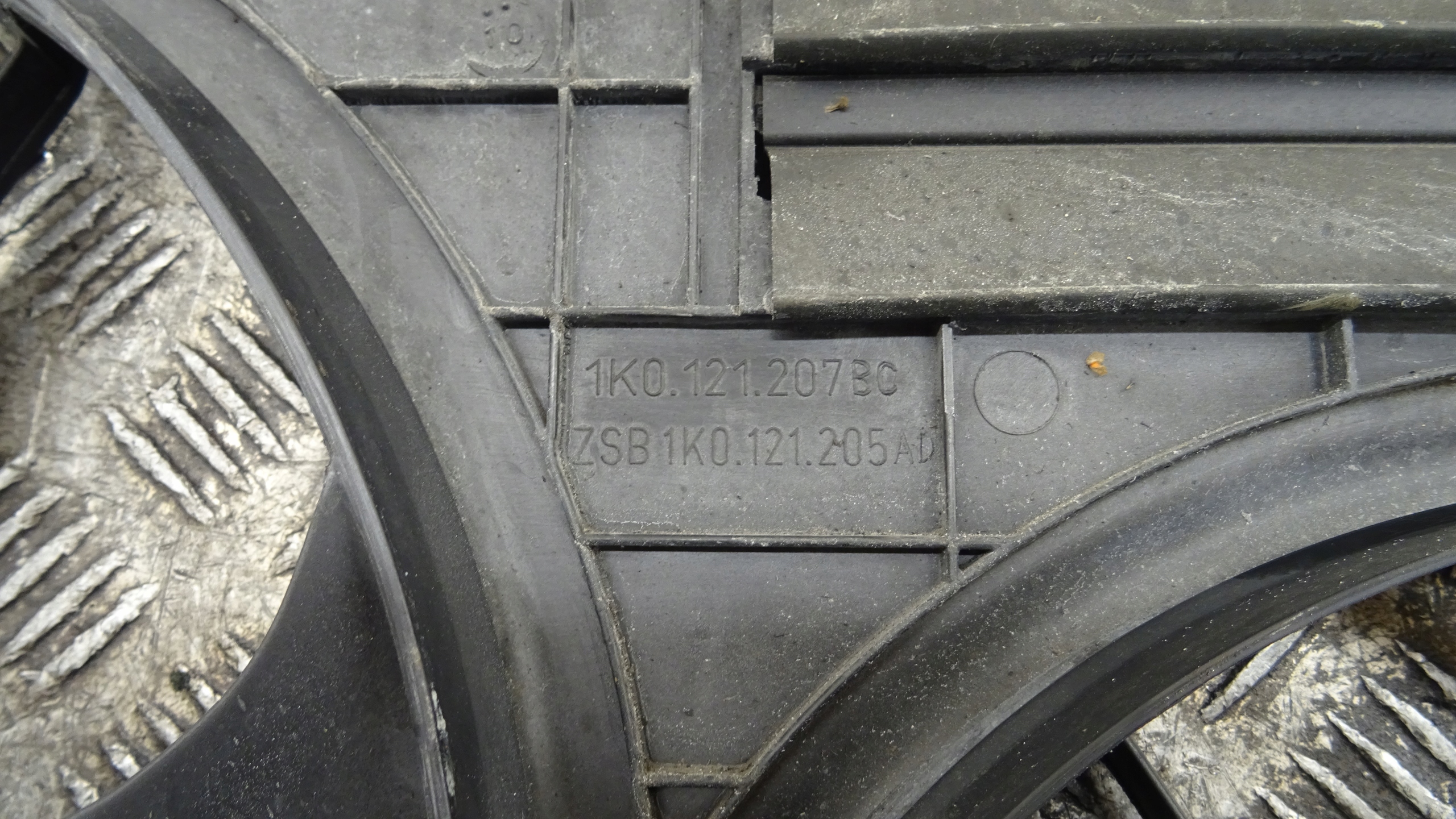 Lüfter VW JETTA PASSAT TOURAN 1K0959455FB 1K0121205AF