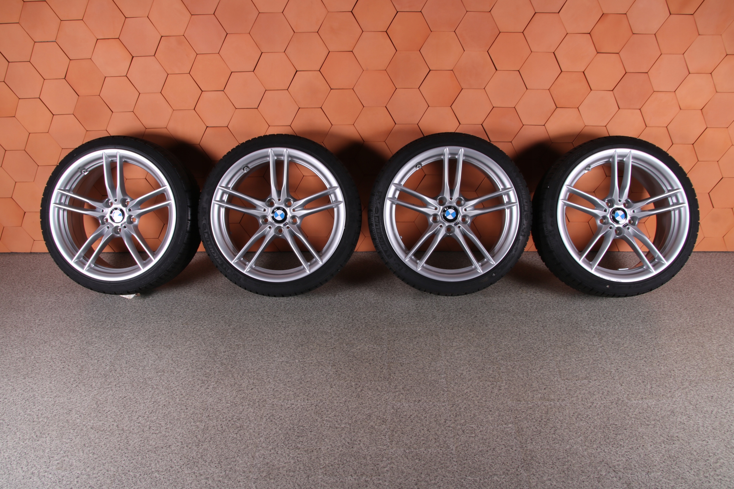 BMW M2 F87 M3 F80 M4 F82 зимние колеса обода шины