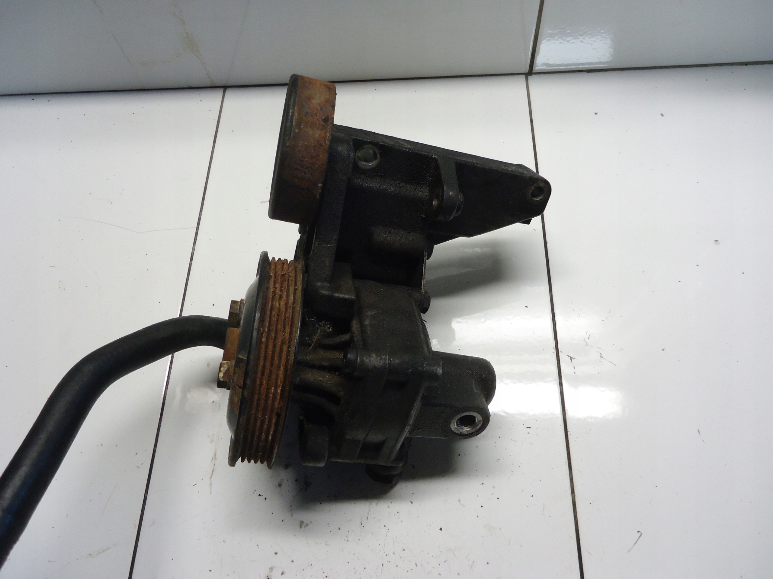 BMW 5 E36 Pompa servosterzo 7681955260