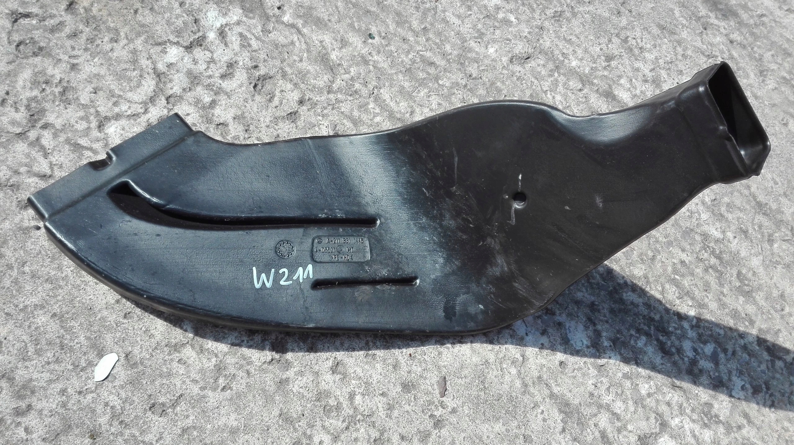 Впускной воздуховод MERCEDES W211 A2118311446