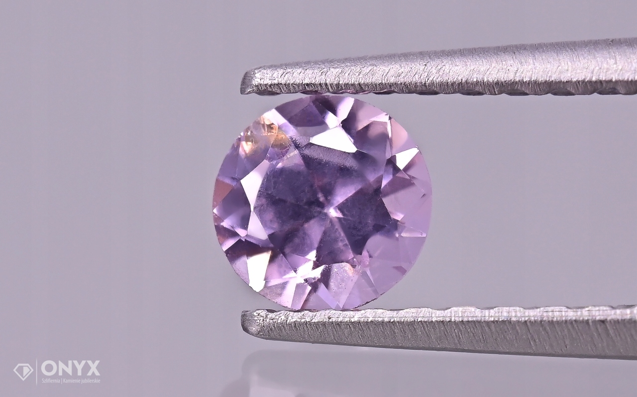 Spinel fazetovaný kulatý fi 4 mm