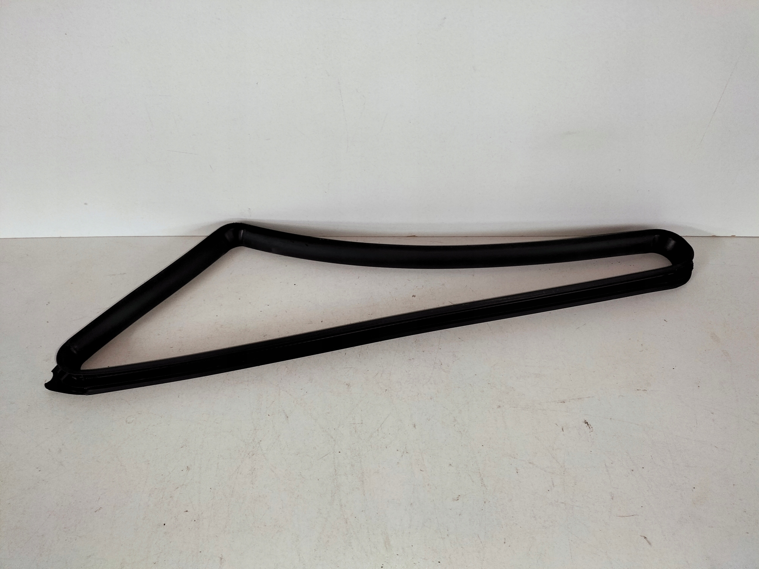 gasket windows front right IVECO DAILY VI 14