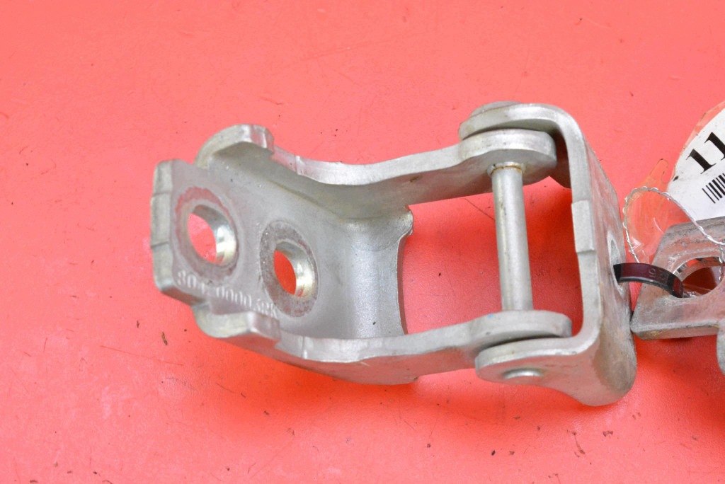 hinge hinges door right front 804000016R RENAULT CLIO 4 IV 12-20