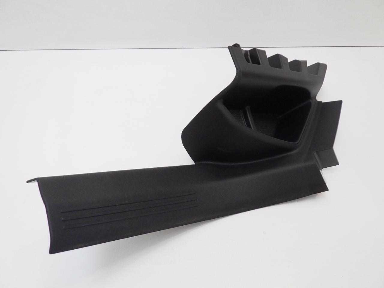 VOLVO XC40 NAKŁADKA OSŁONA PROGU TYŁ LEWY 31469245