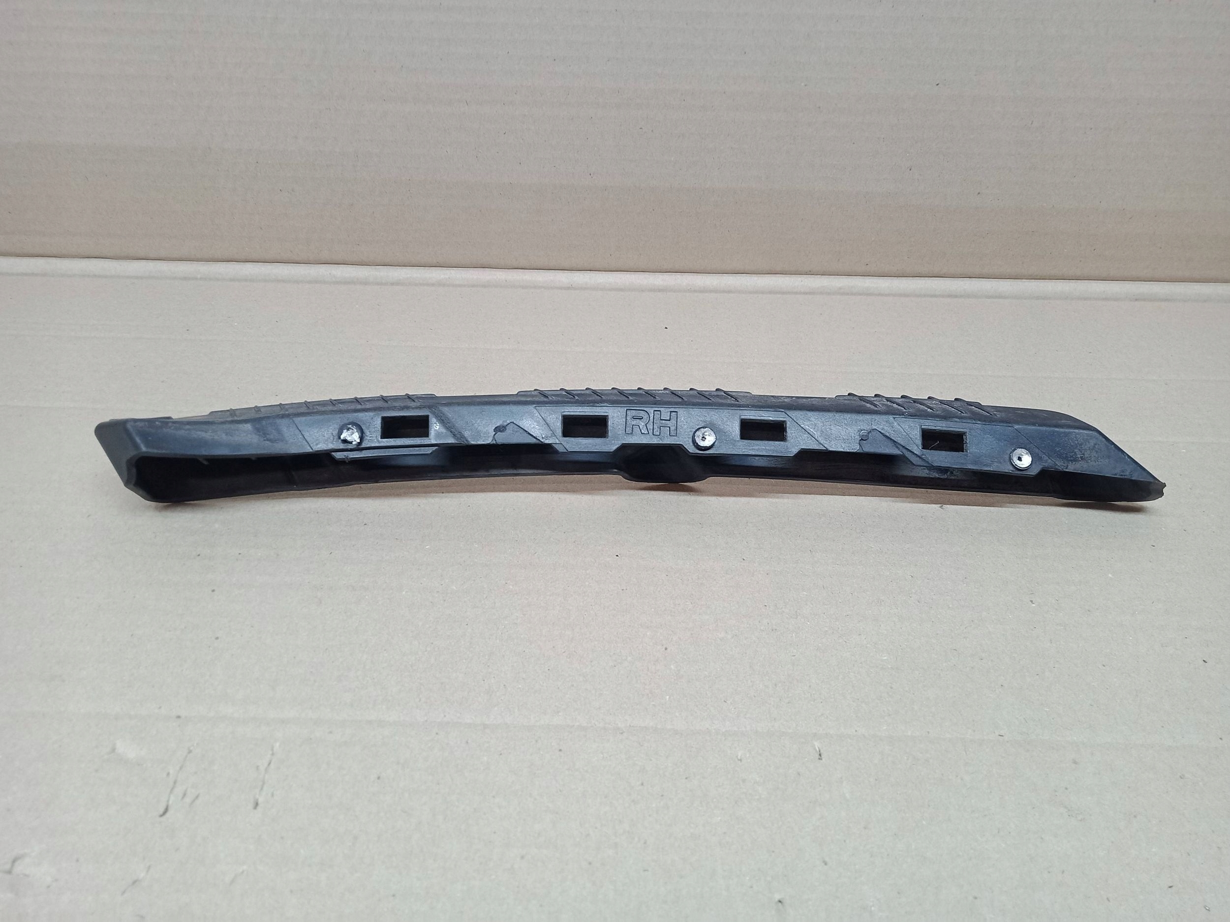 Support Support plaque Pare choc Droite Avant HYUNDAI I30 III 2017