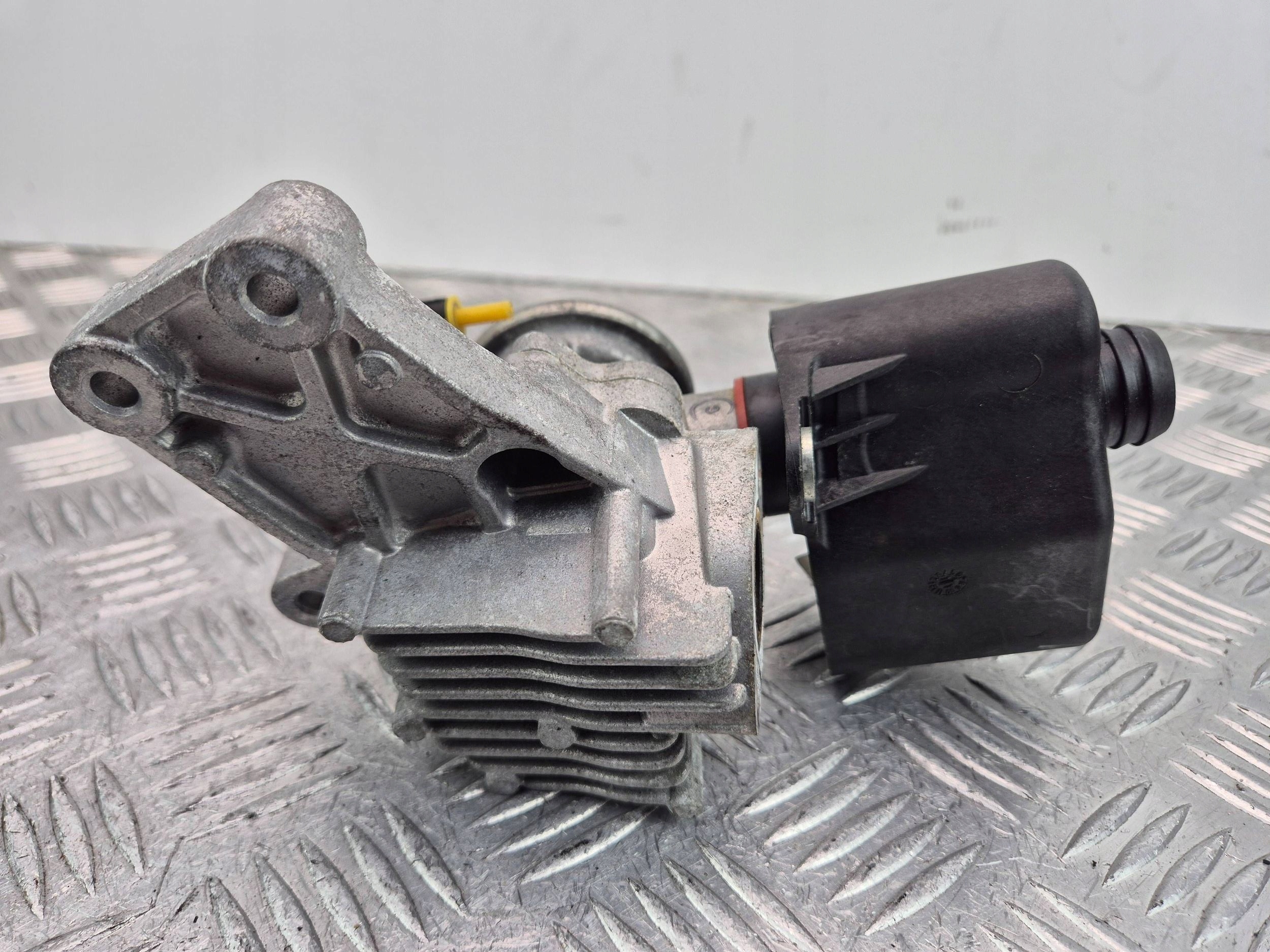 Mercedes C200 CGI W204 AGR-Ventil A0031400060 M271.860
