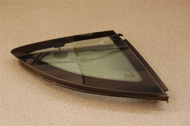 Porsche 987c Cayman бічне скло заднє (трикутне) R