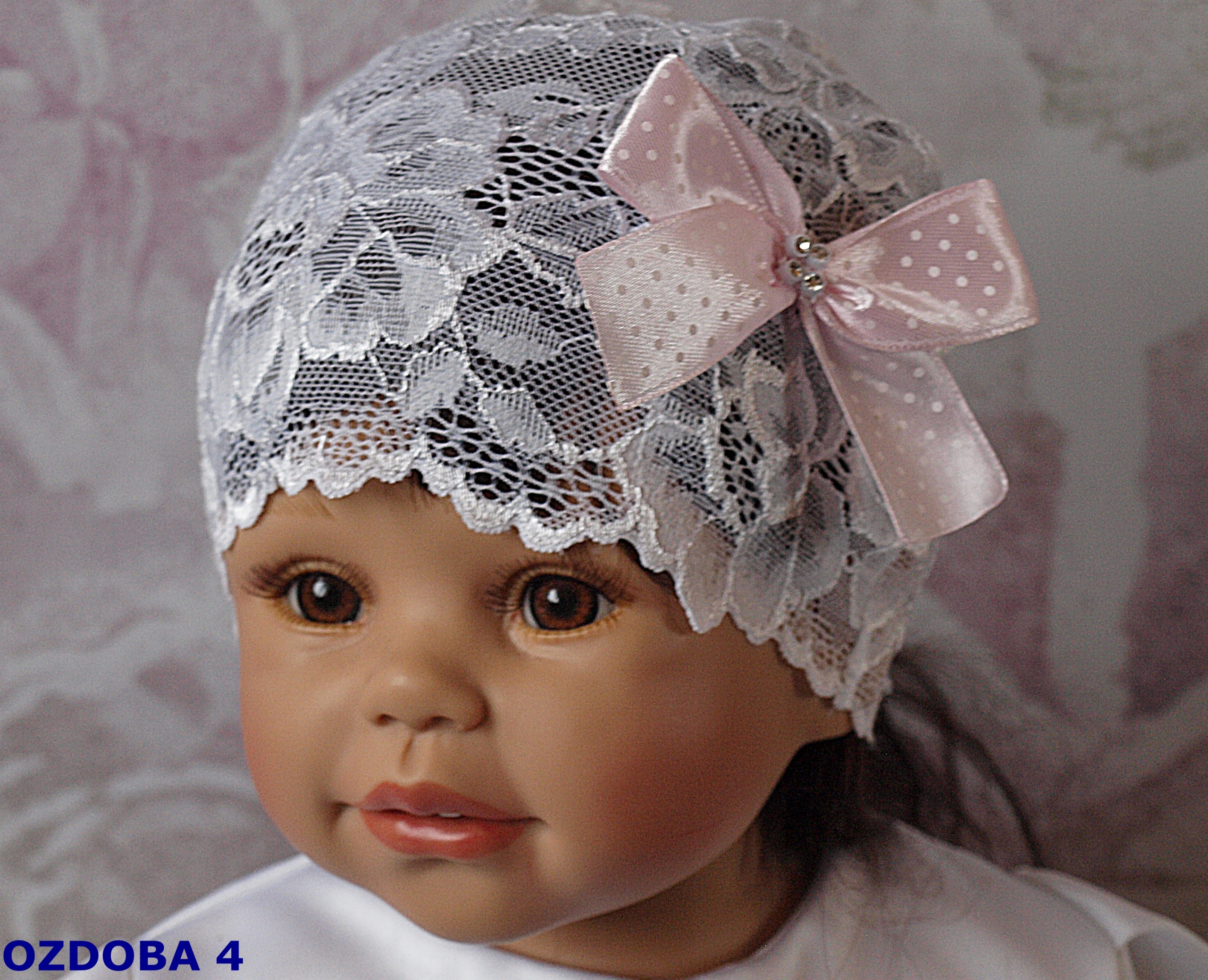 BIAŁA CZAPECZKA NA CHRZEST Z KORONKI 74 Kolor biały