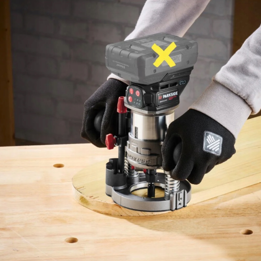 АКУМУЛЯТОРНИЙ БАГАТОФУНКЦІОНАЛЬНИЙ ФРЕЗЕРНИЙ ВЕРСТАТ PARKSIDE PERFORMANCE PMFAP 20-Li A1 Бренд Parkside