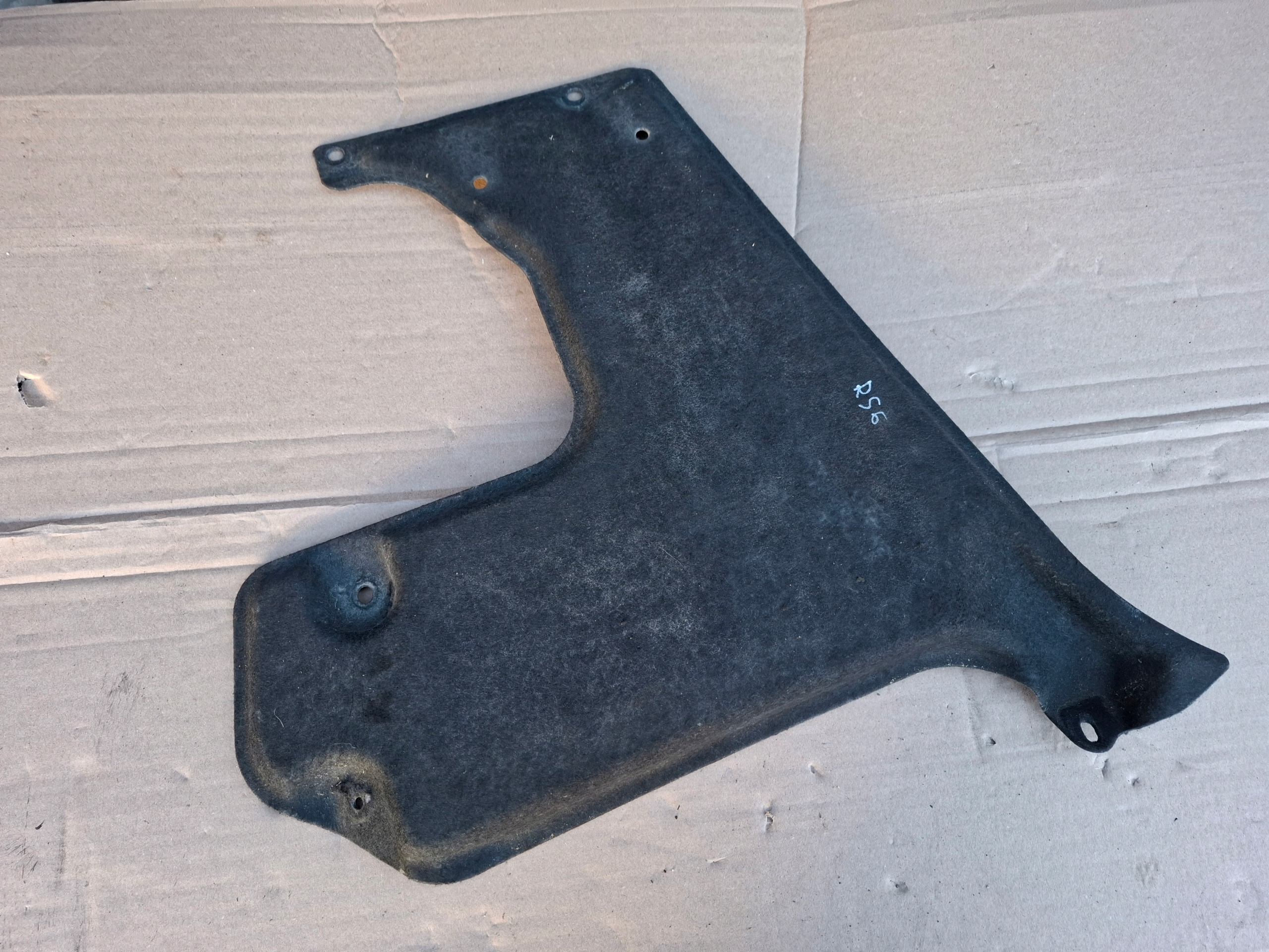 AUDI RS6 4K C8 23r Blende Abdeckung abdeckung Unterfahrschutz links 4K0825311F
