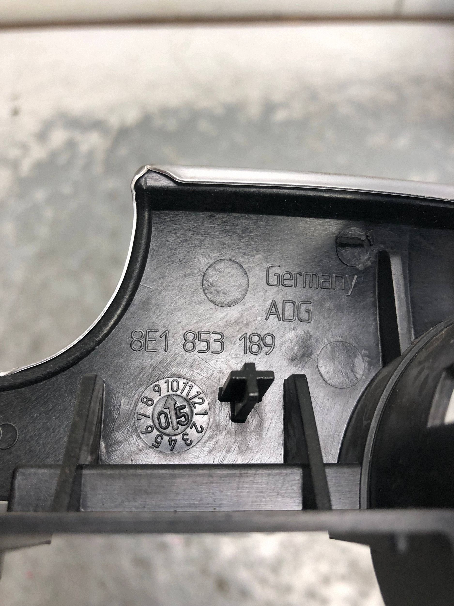 DEKOR RAHMEN PRZELACZNIKA Leuchten AUDI A4 B7 8E1853189