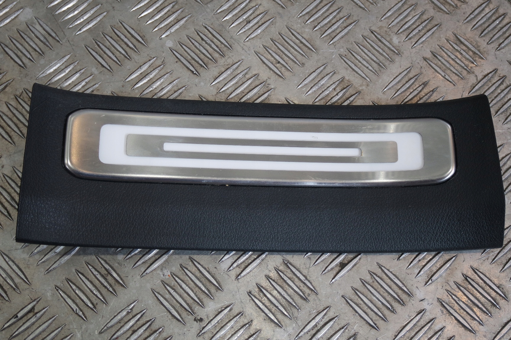 OSLONA LISTWA PODSWIET MERCEDES W463/4 A4636803902