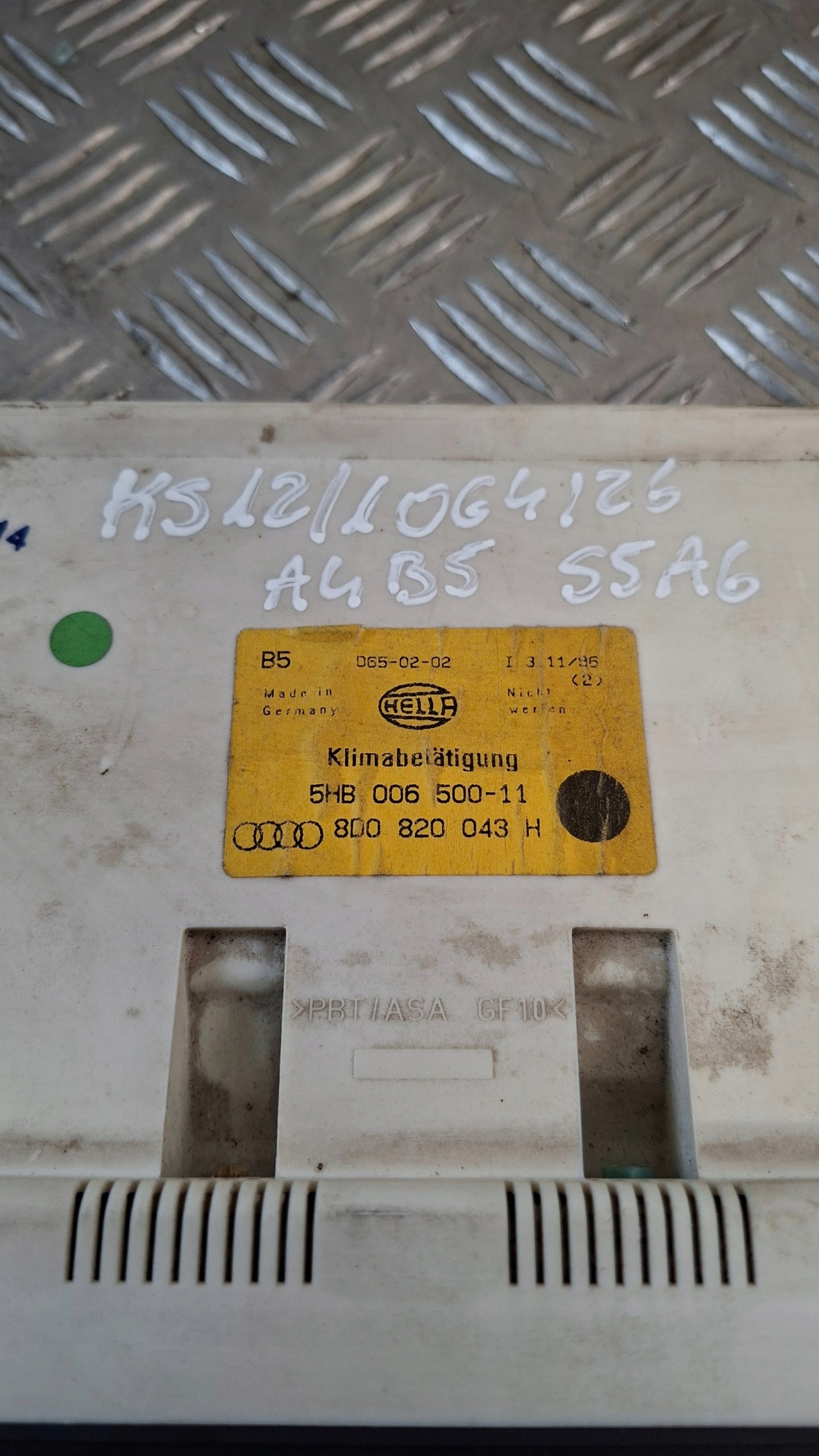 PANEL Bouches buses AUDI A4 B5