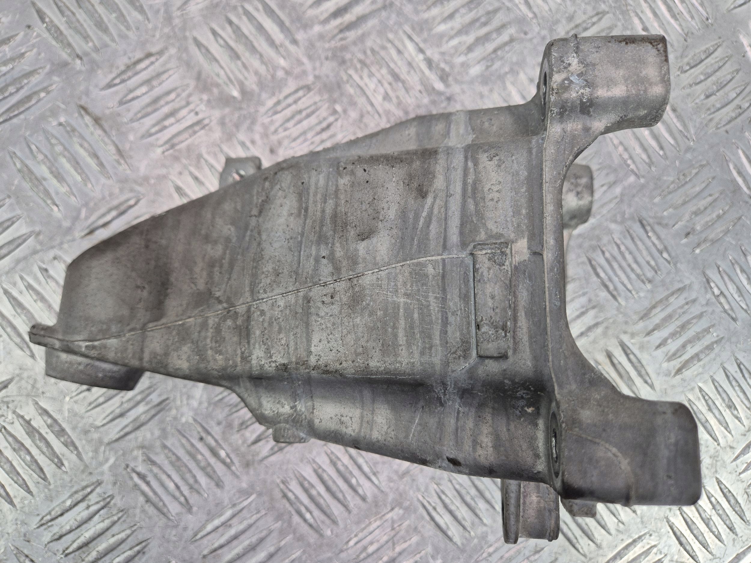 engine mount Mercedes E250 W212 A2742233904 M274920