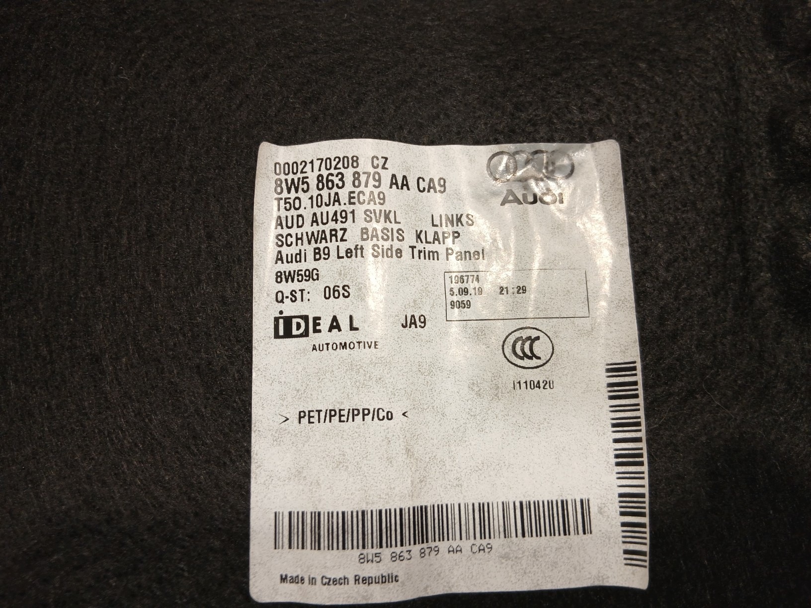 AUDI A4 B9 LIFT boot upholstery left 8W5863879AA