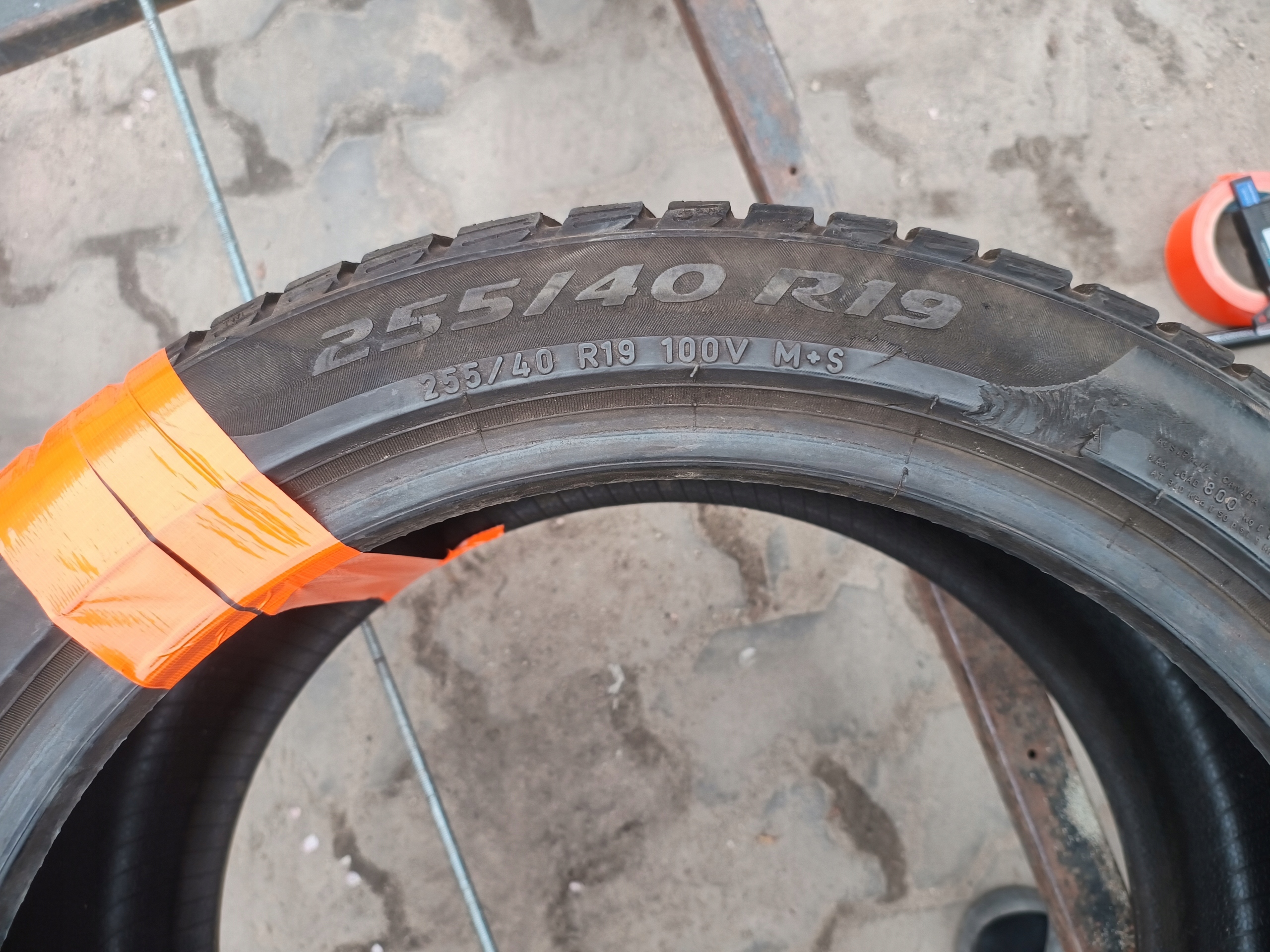 2x Pirelli Sottozero 3 Winter 255/40/19 Model P Zero Winter