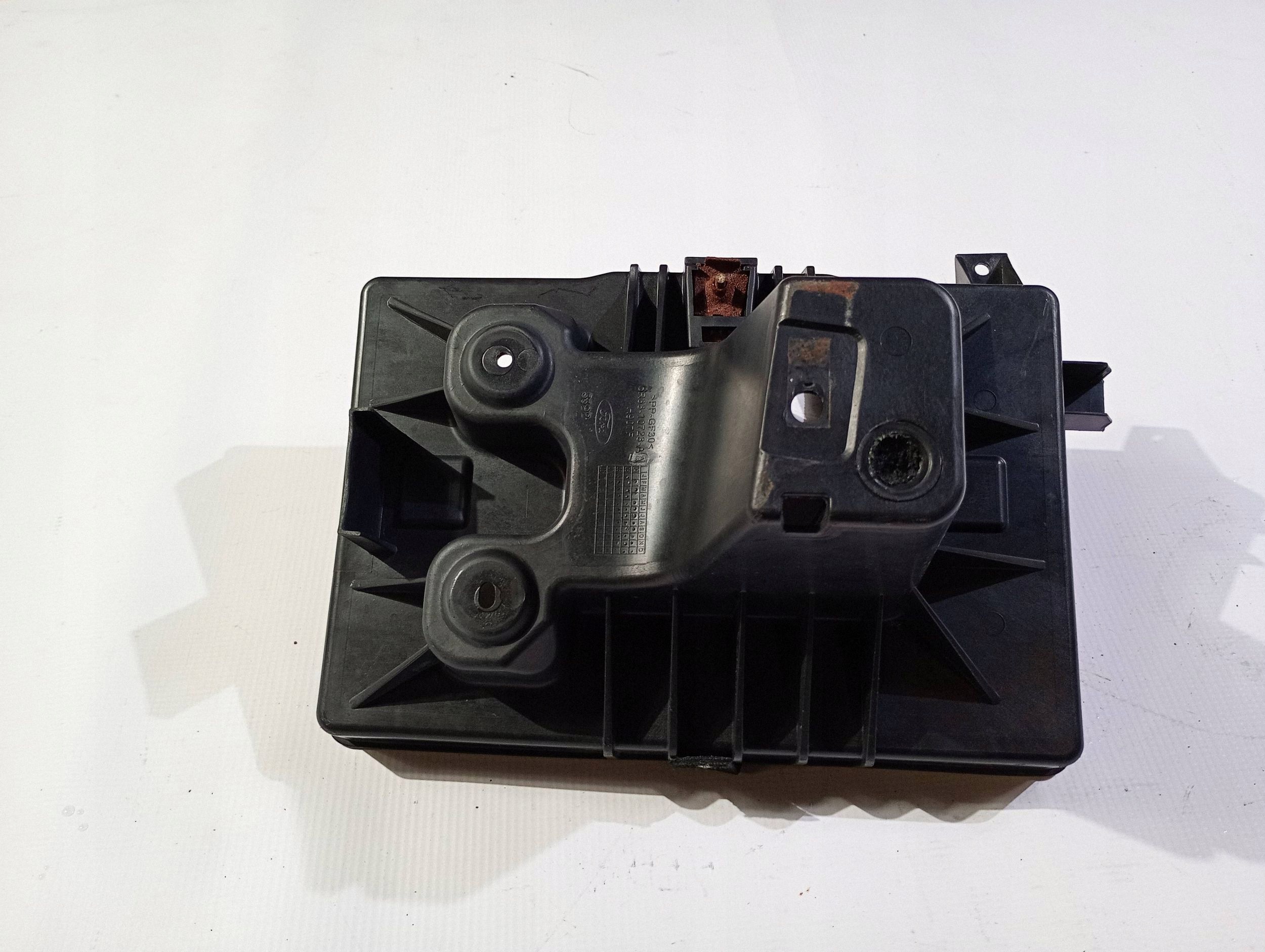 držač držač akumulatora Ford Mustang V 2005-2009