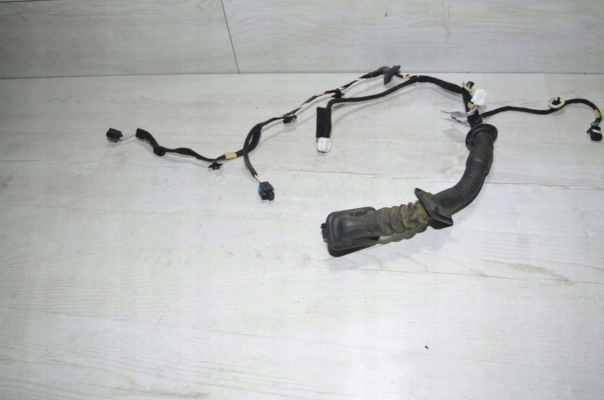 Dacia Duster II 2020 front right bundle door