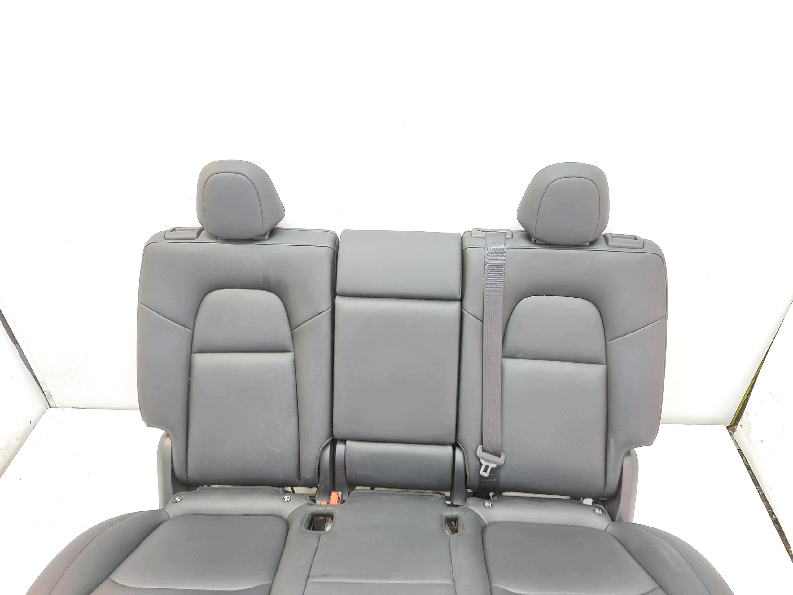 TESLA MODEL Y 2024r KANAPY seats front rear part KPL
