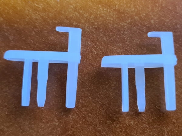 Komplet blokad zakończeń do rolety Dometic Rastrollo 2000 lewa i prawa Numer katalogowy części 209/349