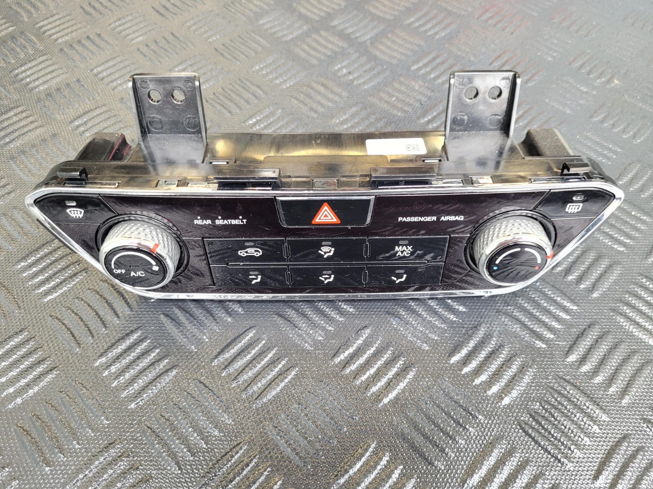 68710-37020LAX Unite commande clima SSANGYONG KORANDO IV 4 C300 1.6 D e-XDi