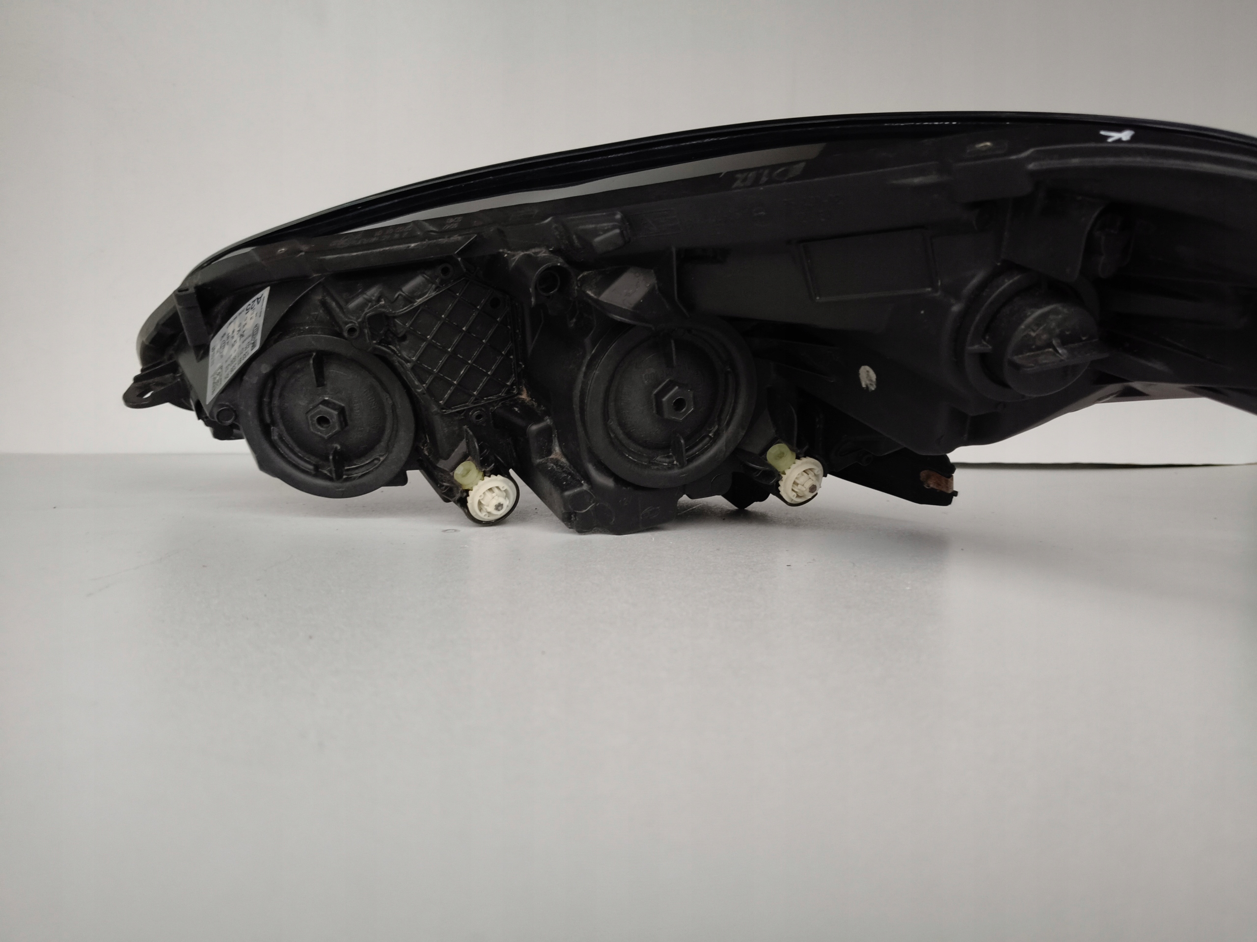 far desna REFLEKTOR OPEL CORSA E 14