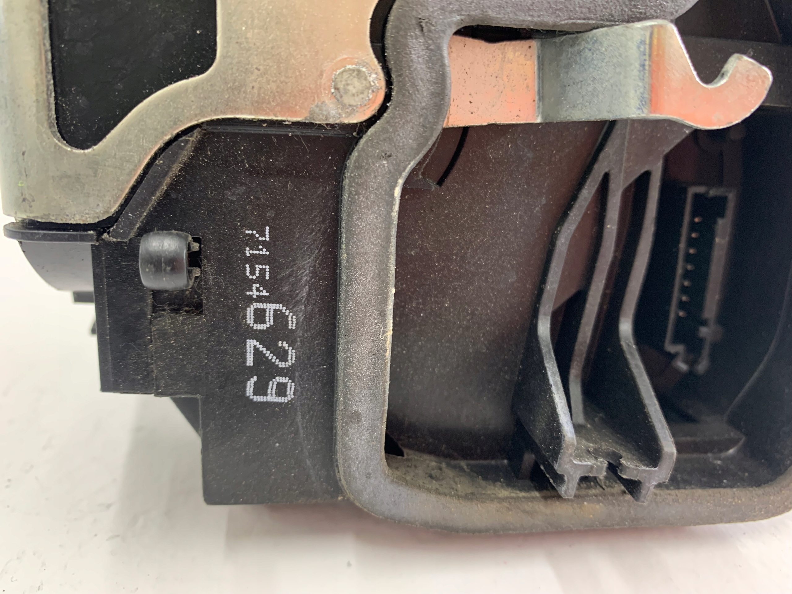 BMW E60 E61 lock door left rear part 7154629