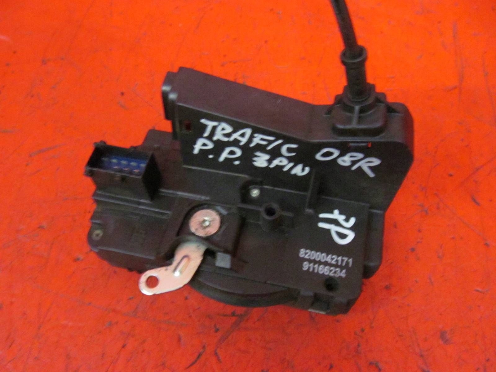 TRAFIC II 2 VIVARO PRIMASTAR lock door right front 3 PIN 8200042171 EU