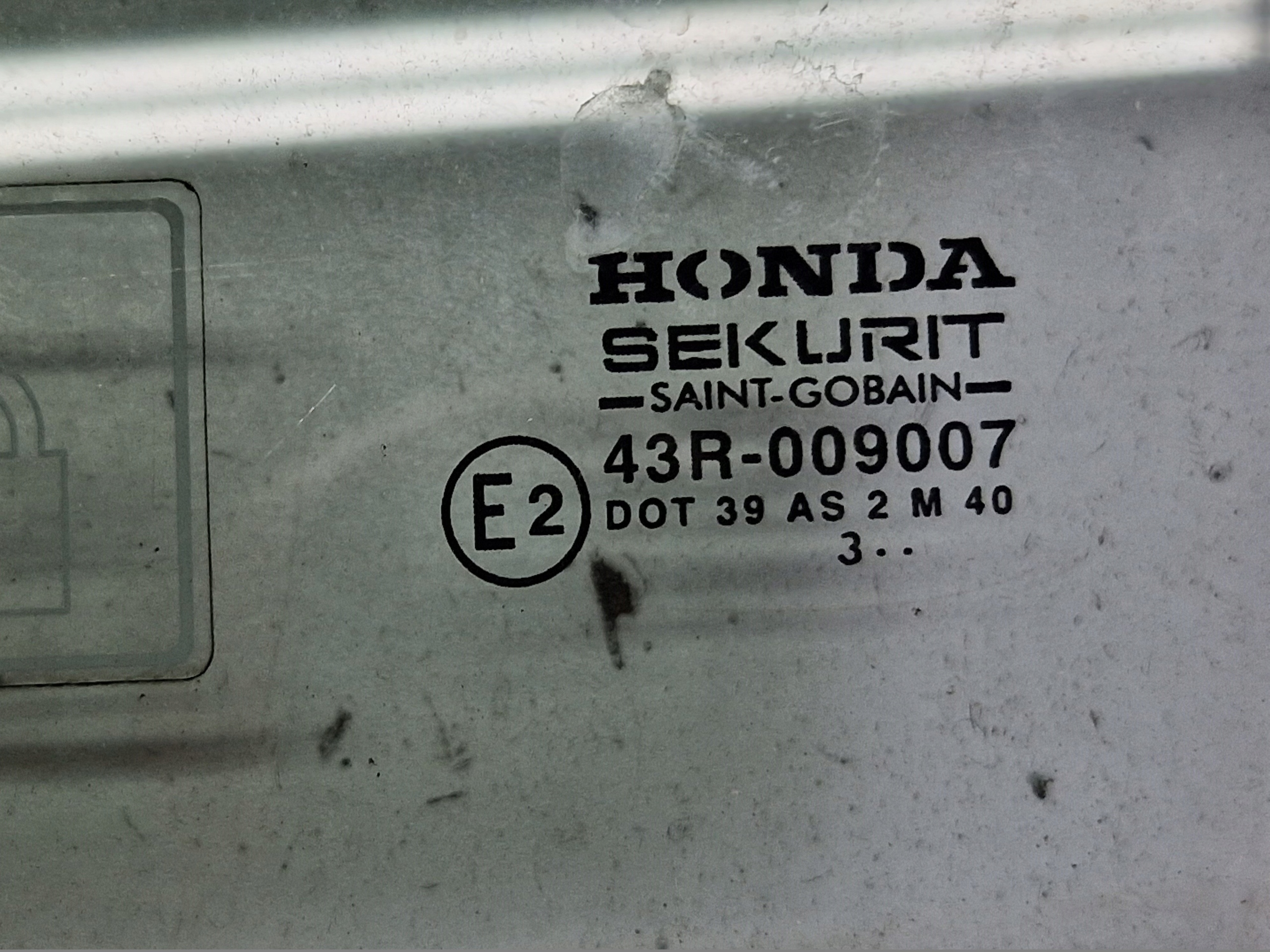 HONDA CIVIC VII 2003 ROK window door left front 43R-009007