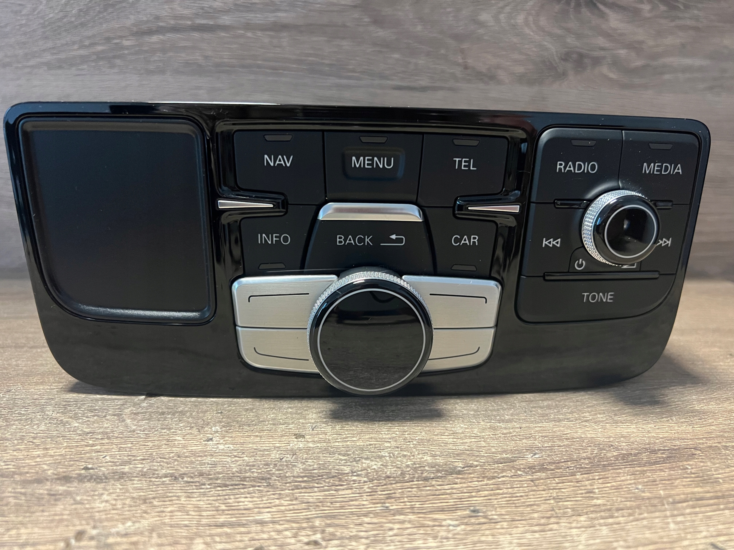 PANEL STEROWANIA MMI AUDI A8 D4 4H1919600M Numer katalogowy części 4H1919600M