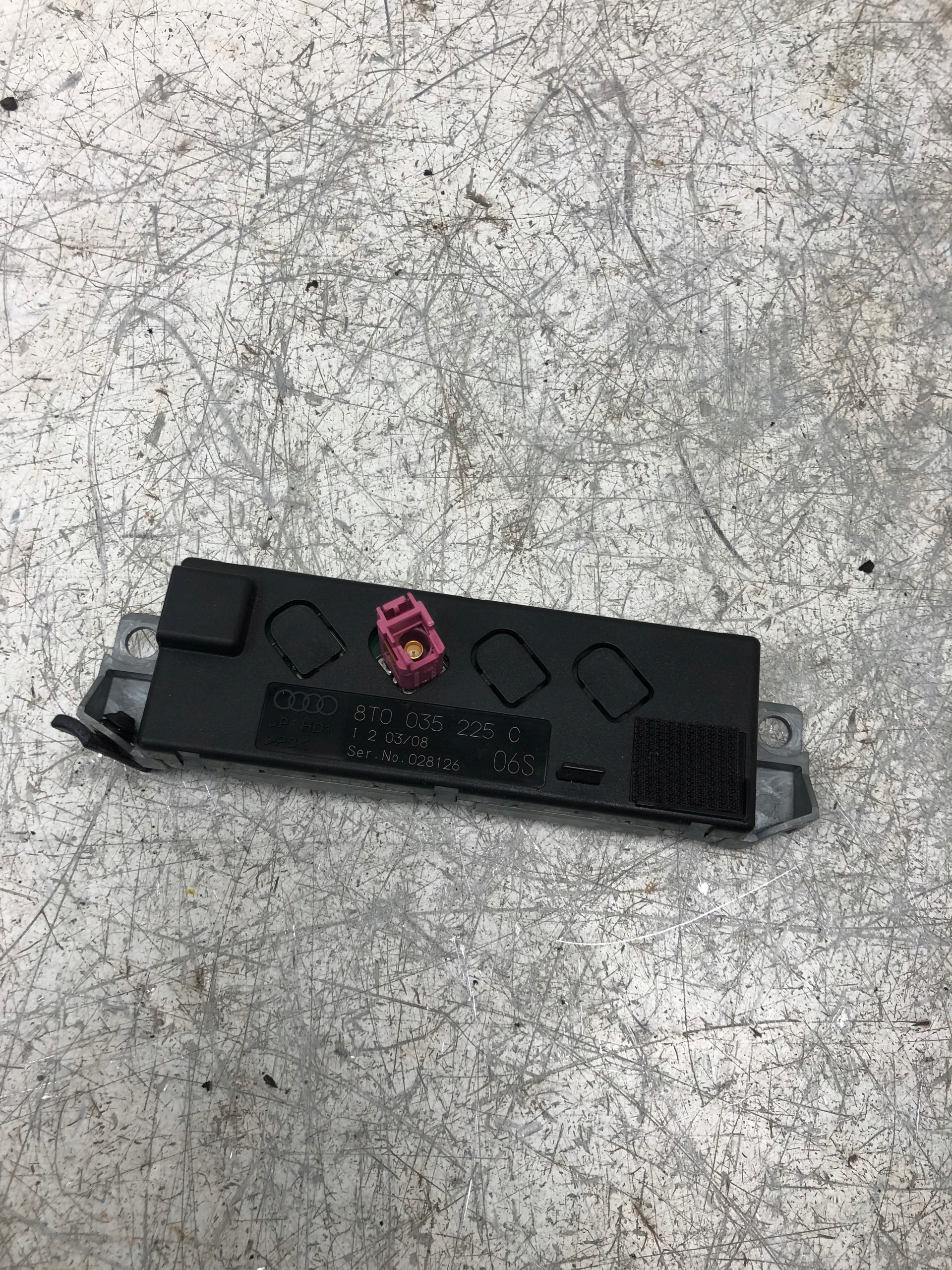 amplifier ANTENY AUDI A5 COUPE 8T0035225C