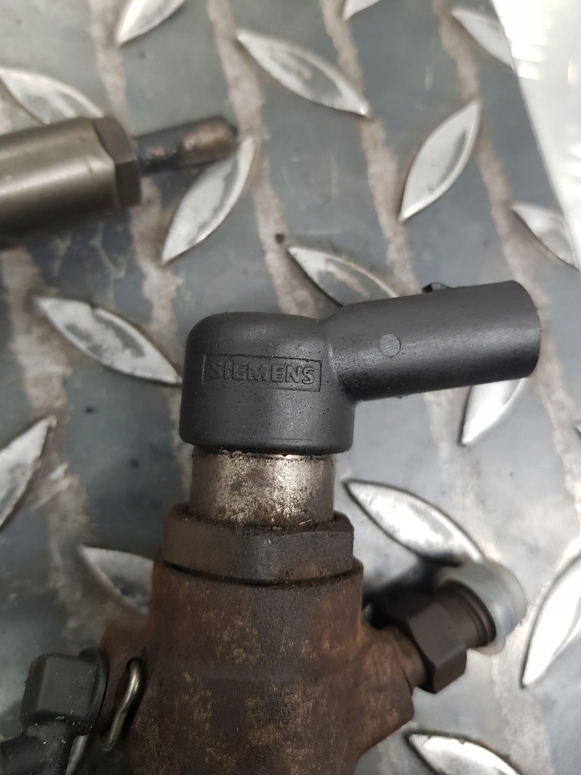 Einspritzdüse Einspritzdüse KOMPLET CITROEN C4 9649574480 1.4 HDI