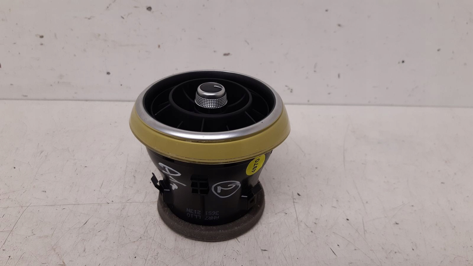 grid air conditioning devices left Audi A1 8X 1,2 TSI