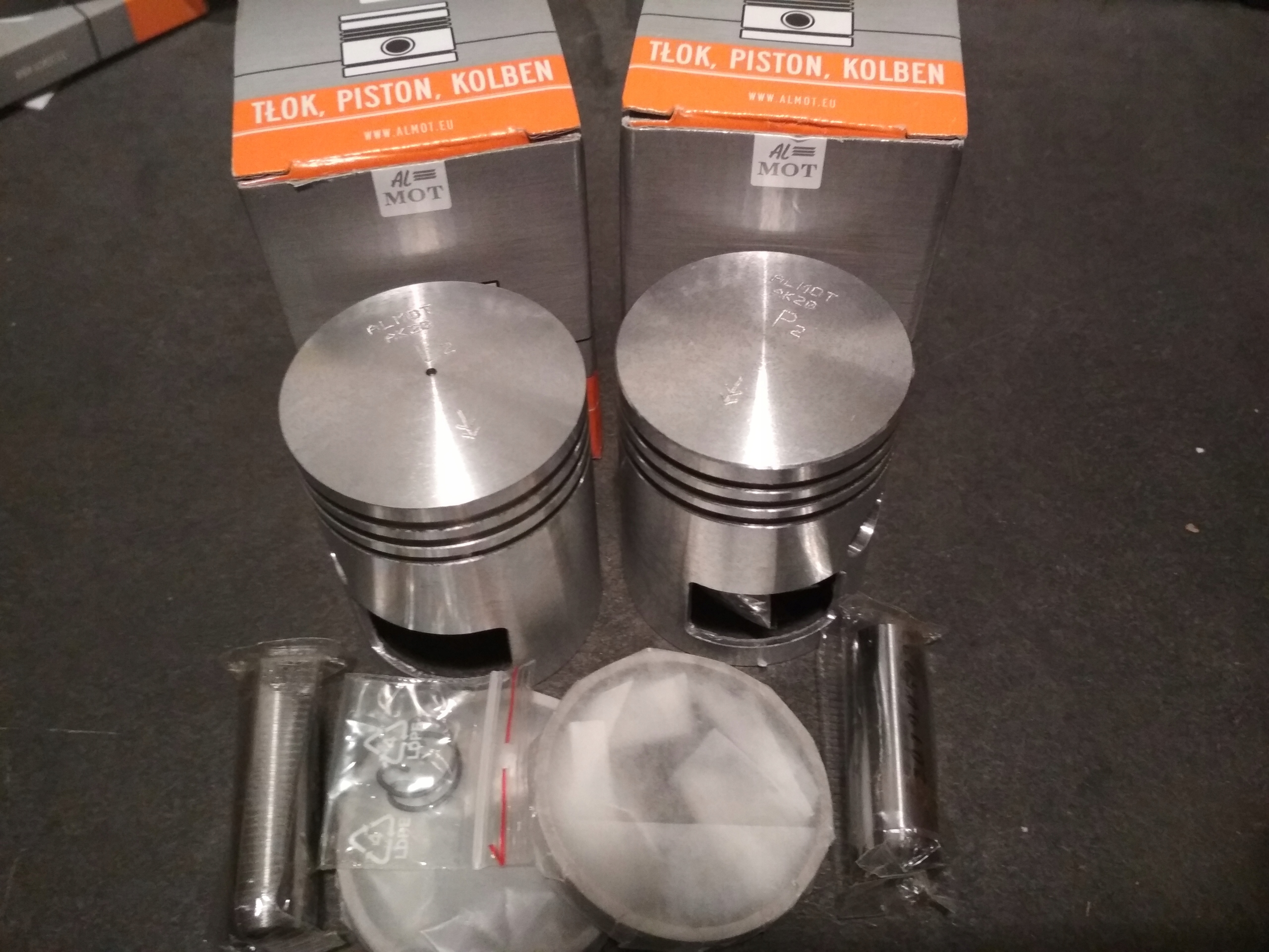 Tłoki C Z 350 AK 20 1 szlif