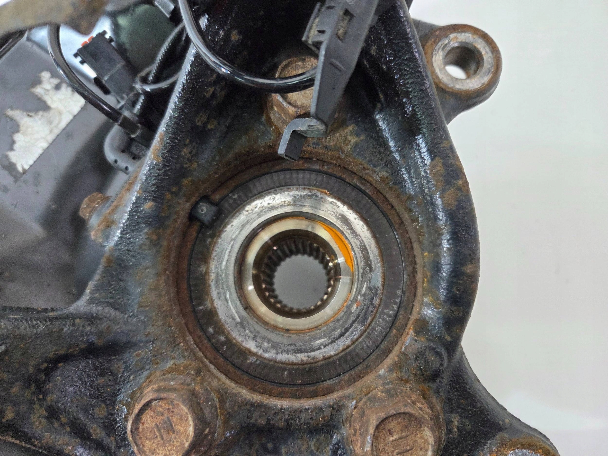 Toyota Corolla E21 1,8H swing front left 43122024XX (Z614)