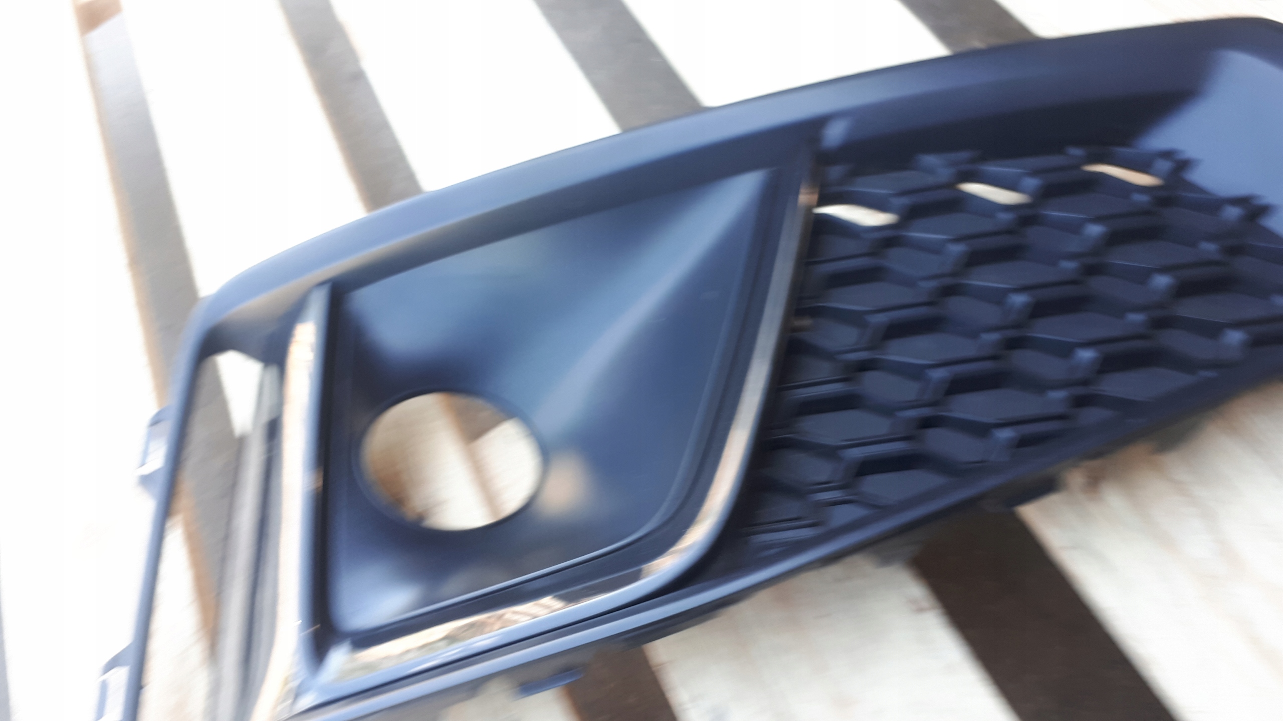 A4 B9 8W grid of a bumper right COMPETITION black
