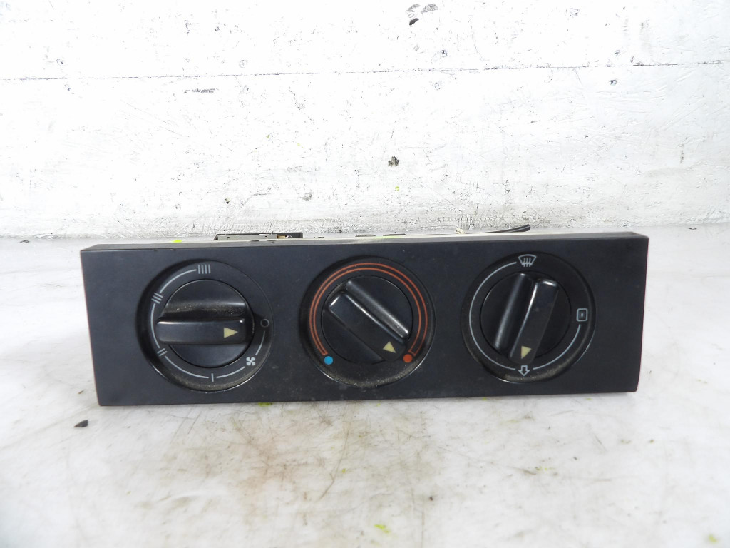 AUDI 100 PANEL Bouches buses