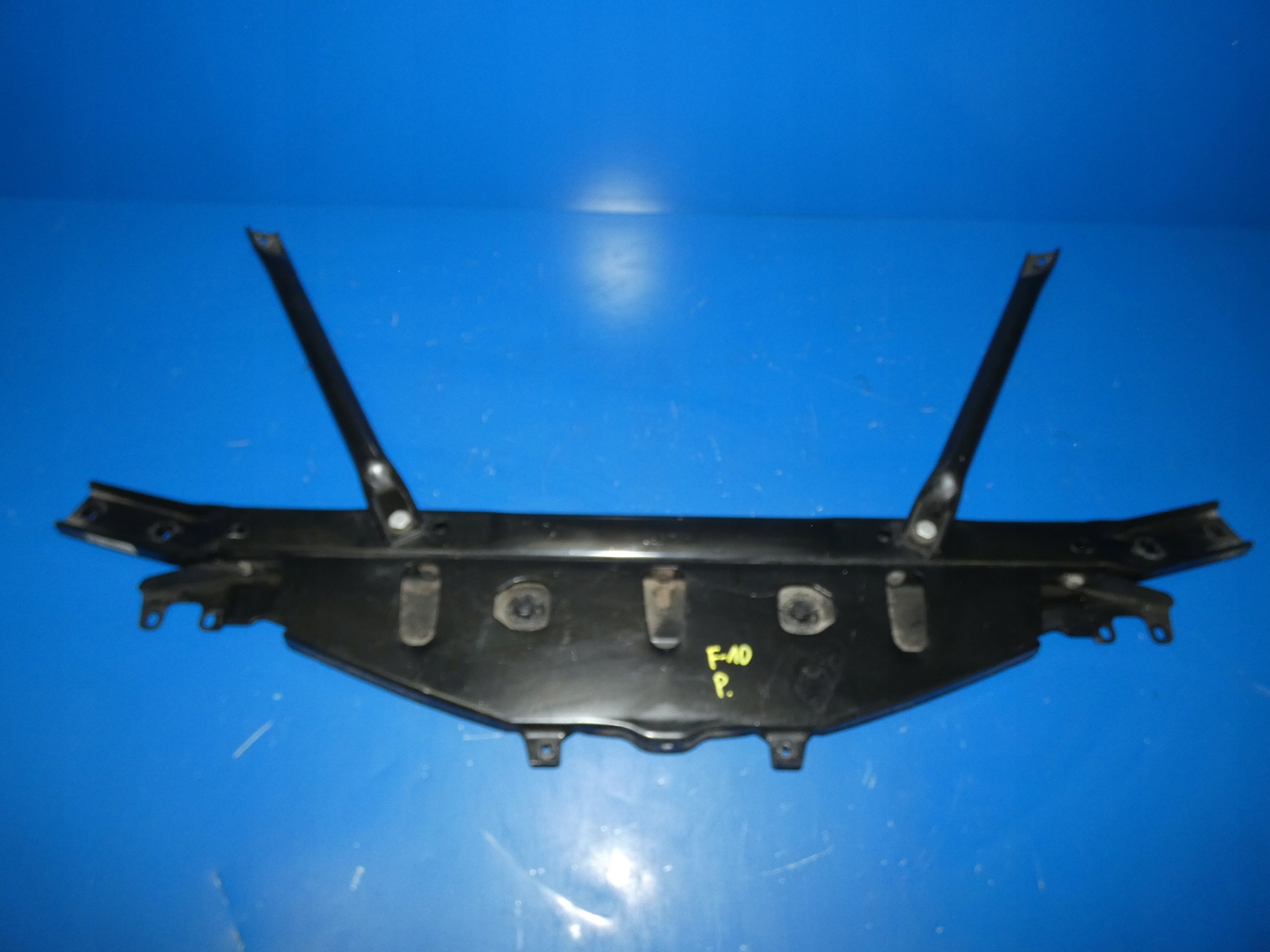 BMW 5 F10 F11 support panel for radiators pillar iron