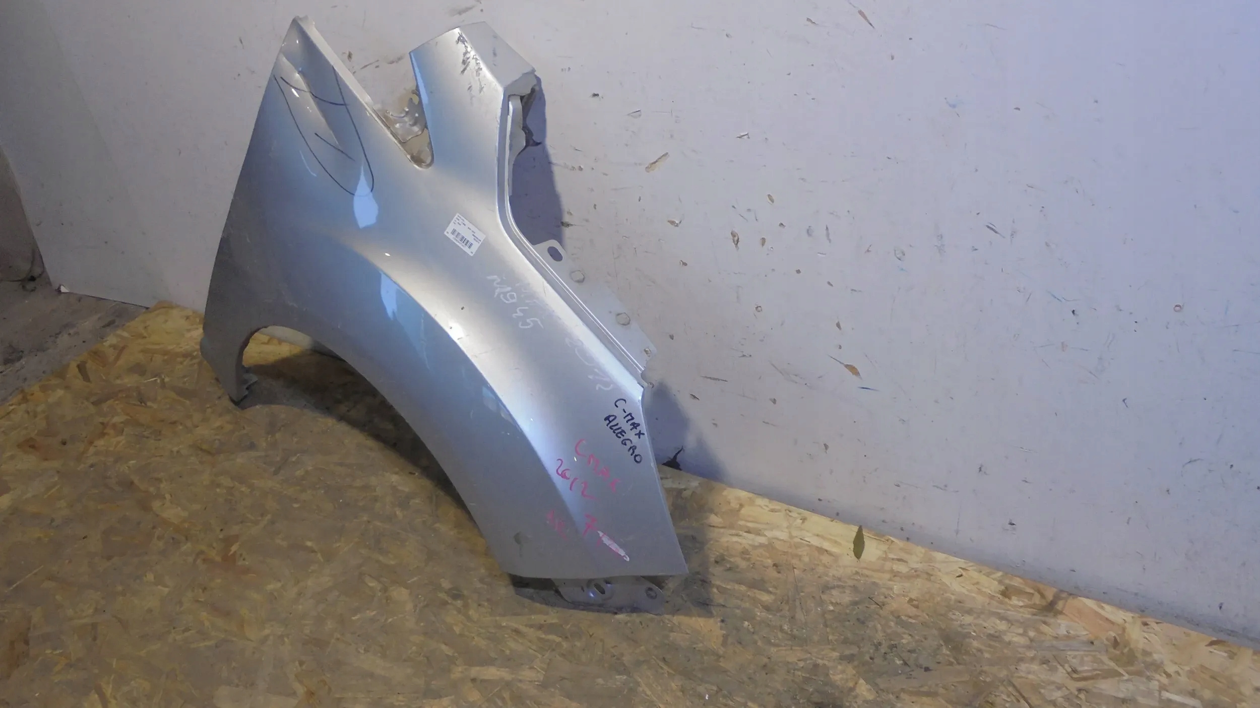 blatník předek pravý Ford C-Max MK2 10