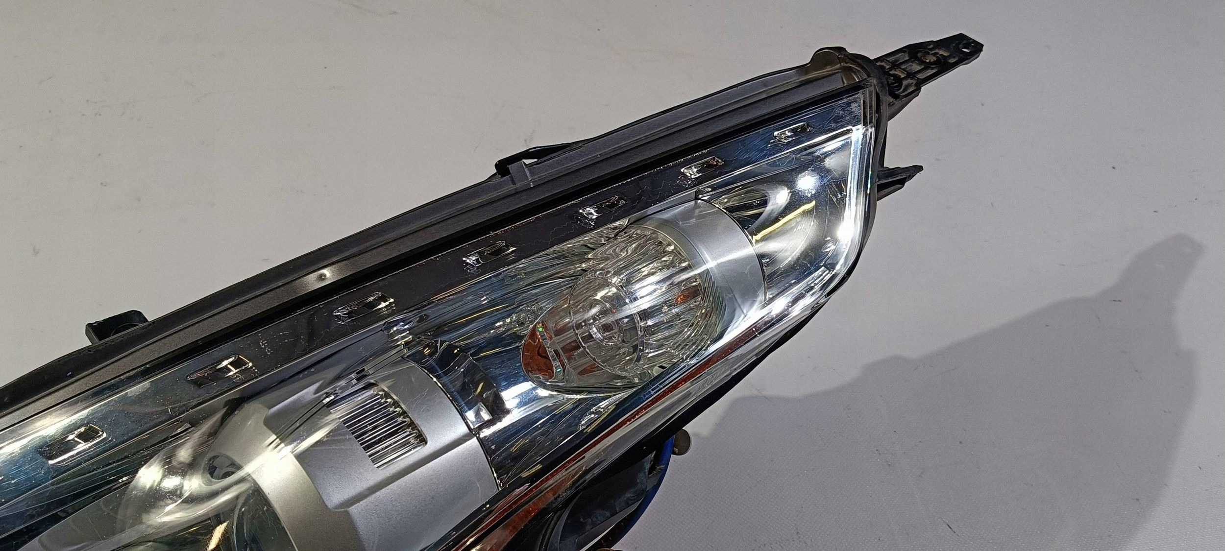 light front front left complete xenon Nissan 370z 2009