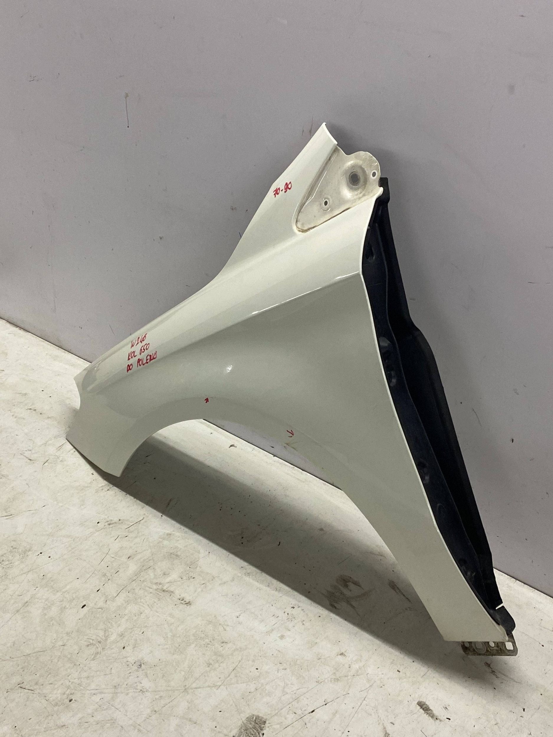 fender left front front MERCEDES B-KLASA W246 colour 650