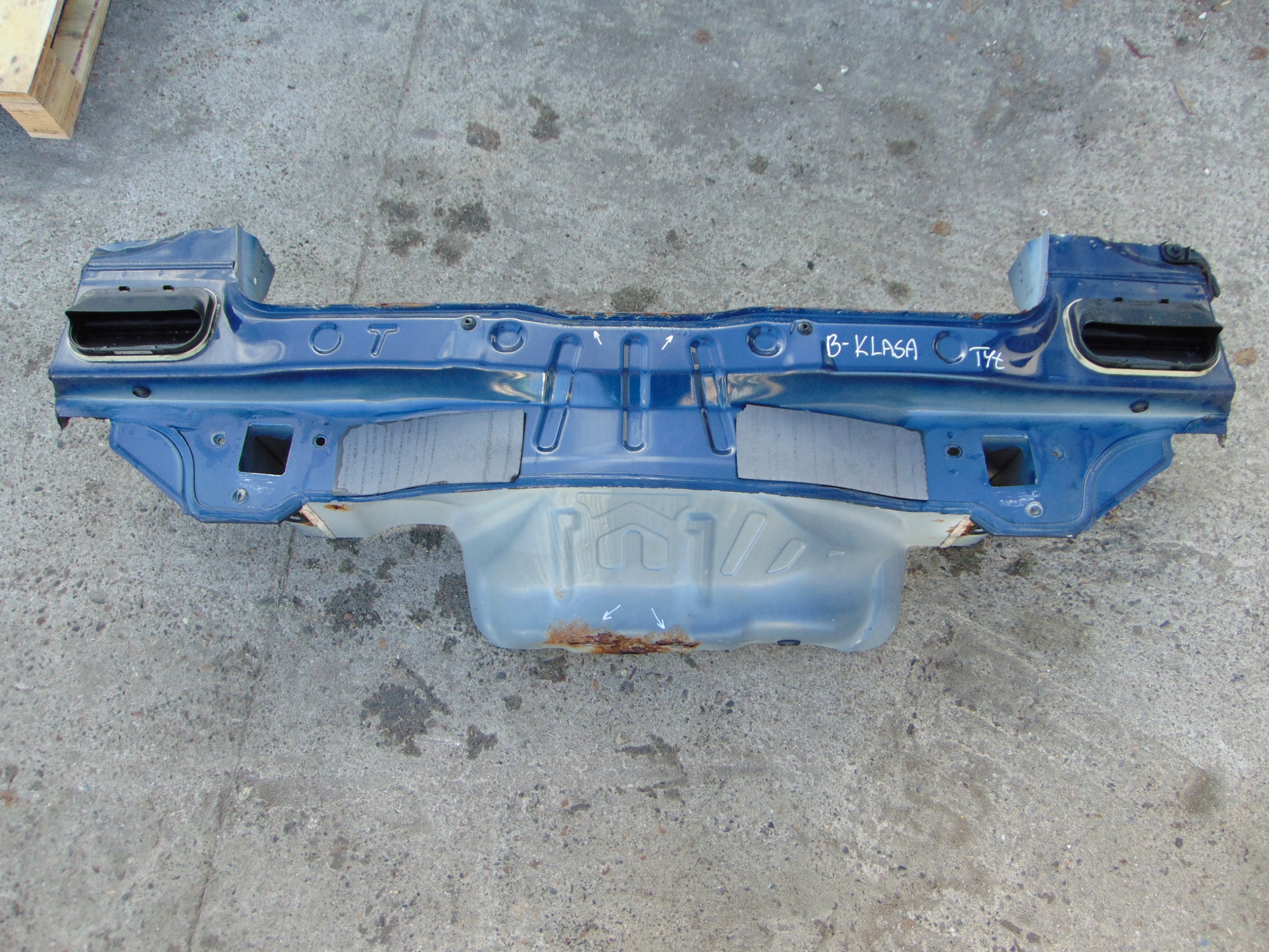 MERCEDES B-KLASA W245 PAS TYŁ TYNY