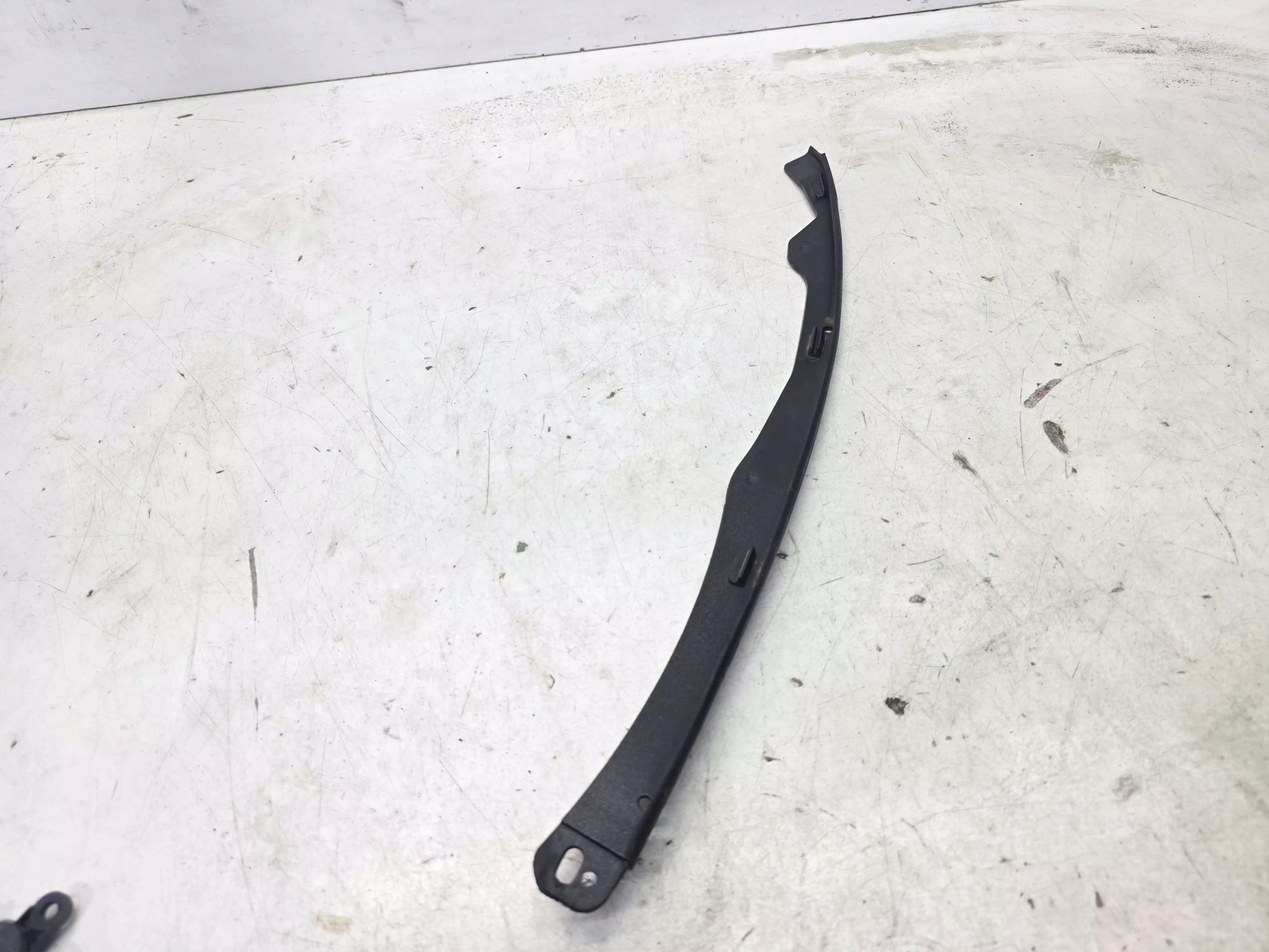 moulding gasket bonnets AUDI A4 B9 8W0823126