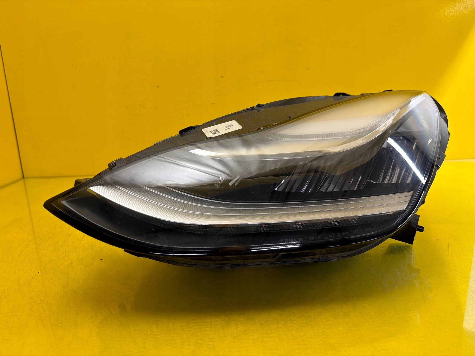 light left Tesla 3 Y Lift FL 17-20 Full Led 1077375-00-C