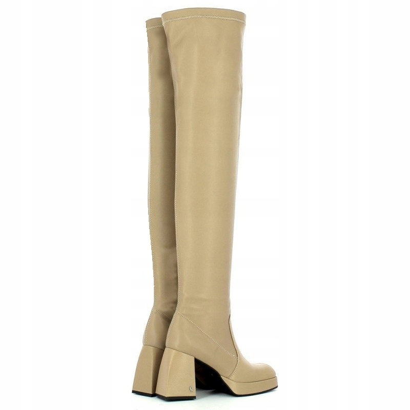 CARINII B7576 MUSZKIETERKI SKÓRA LICO BEŻOWE 40 Wysokość kozaka za kolano