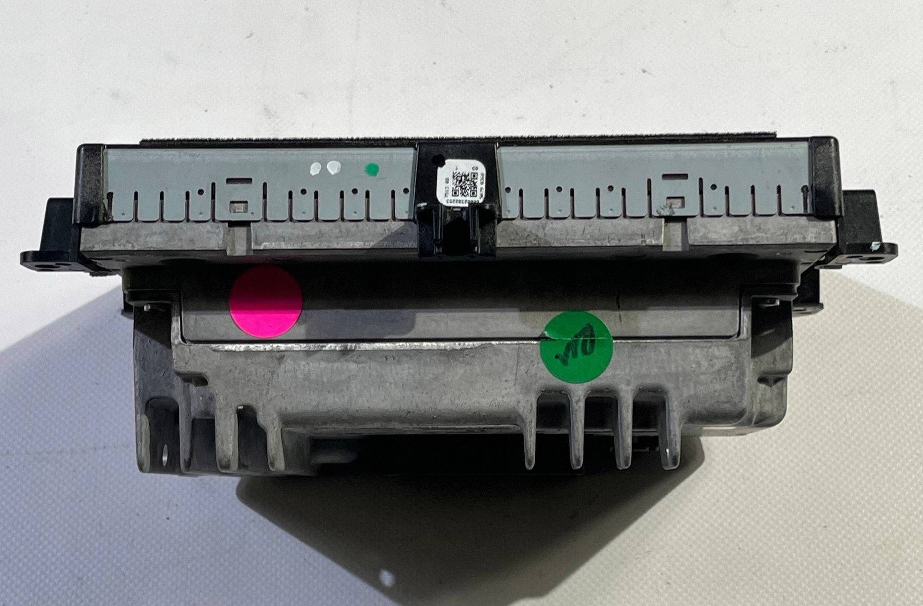 Radio displej LCD Uconnect VP4 Dodge RAM 1500 2013